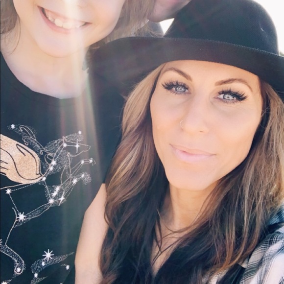 Meet your Posher, Brandi - Picture 1 of 1